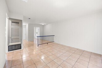 903 N Meadows Dr in Austin, TX - Building Photo - Building Photo