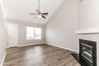 10418 Pinoak View Dr in Louisville, KY - Building Photo - Building Photo