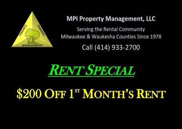 2620A W Locust St in Milwaukee, WI - Building Photo - Building Photo