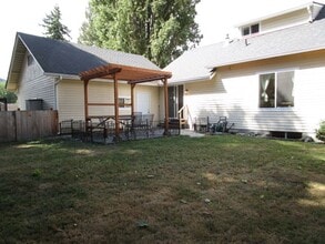 701 Marshall Ave in Sedro Woolley, WA - Building Photo - Building Photo