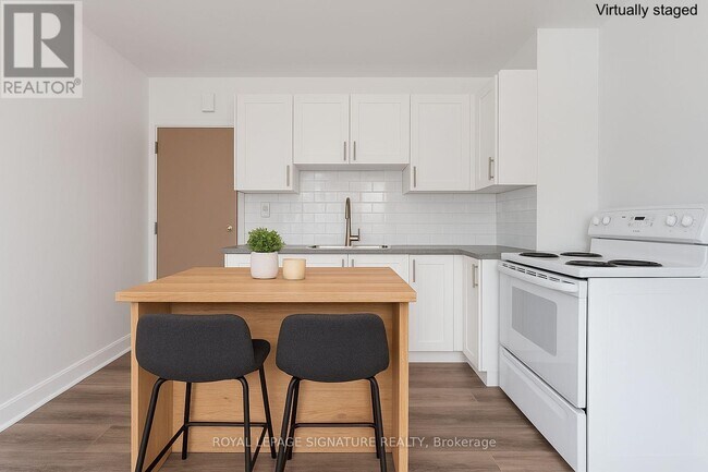 388 Palmerston Blvd in Toronto, ON - Building Photo - Building Photo