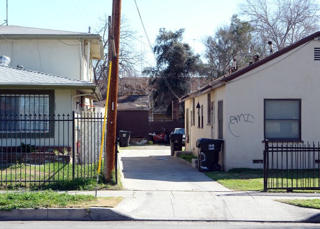 1385 N Mountain View Ave in San Bernardino, CA - Building Photo - Building Photo