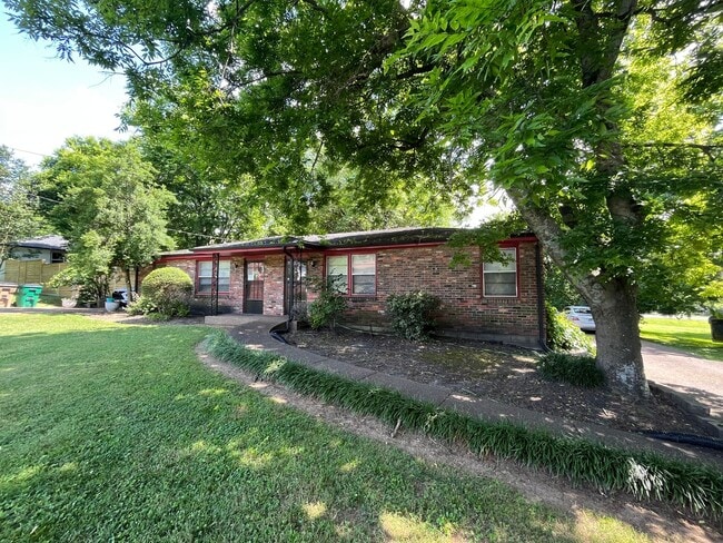 1320 Coreland Dr