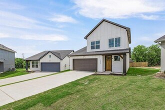 1204 Chestnut Ct in Runaway Bay, TX - Building Photo - Building Photo
