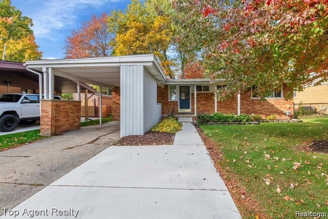 881 Brooklawn Dr in Troy, MI - Building Photo - Building Photo