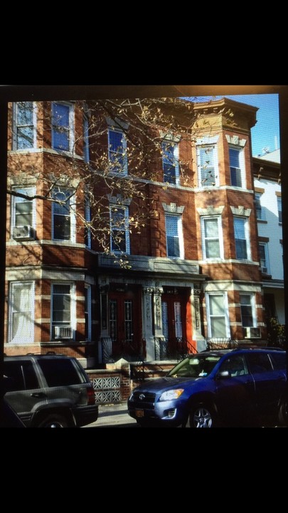 2417 Lorillard Place in Bronx, NY - Building Photo