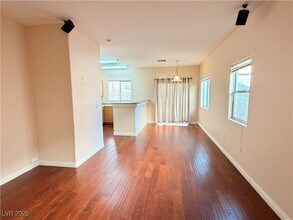 9325 Indian Corn Ct in Las Vegas, NV - Building Photo - Building Photo