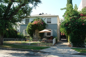 14456 Dickens St in Sherman Oaks, CA - Building Photo - Building Photo