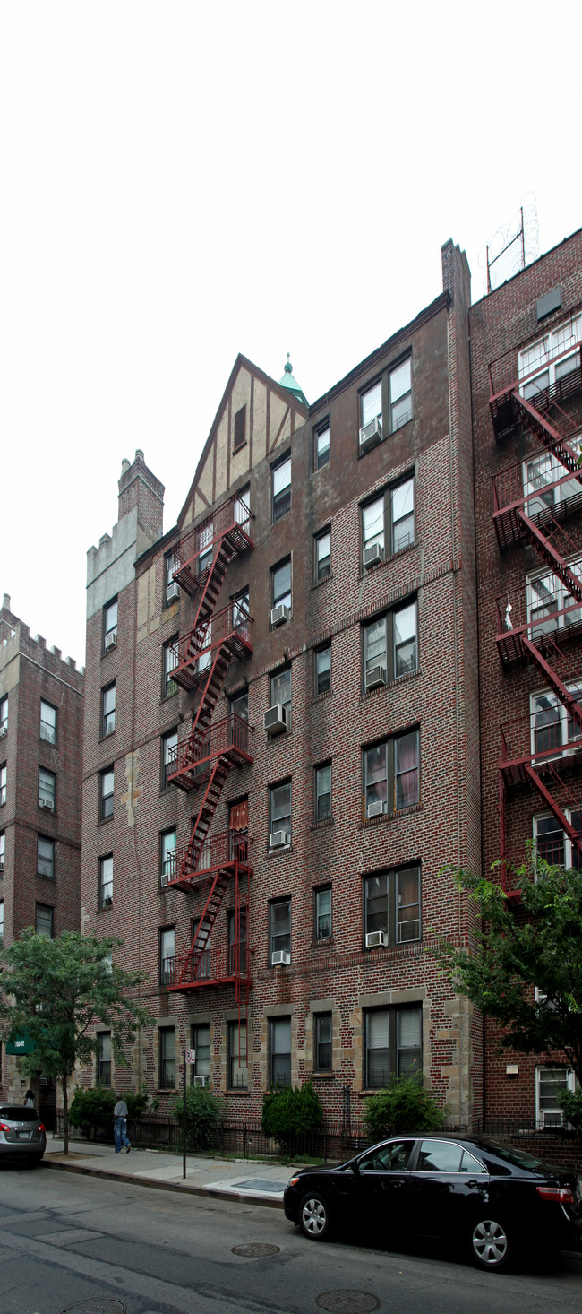 162-05 89th Ave in Jamaica, NY - Foto de edificio - Building Photo