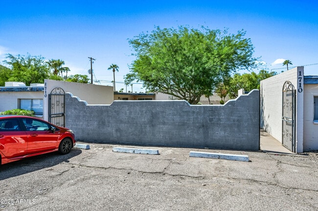 1710 E Ocotillo Rd in Phoenix, AZ - Building Photo - Building Photo
