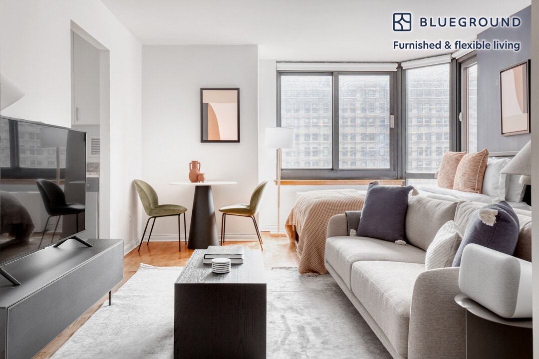 105 Duane St in New York, NY - Building Photo