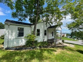 152 Monroe St in Radford, VA - Building Photo - Building Photo