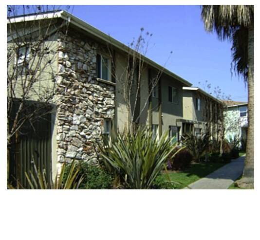 Cedar Middle Apartments in Long Beach, CA - Building Photo - Building Photo