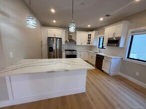 159 Harrison Ave in Mineola, NY - Building Photo - Building Photo