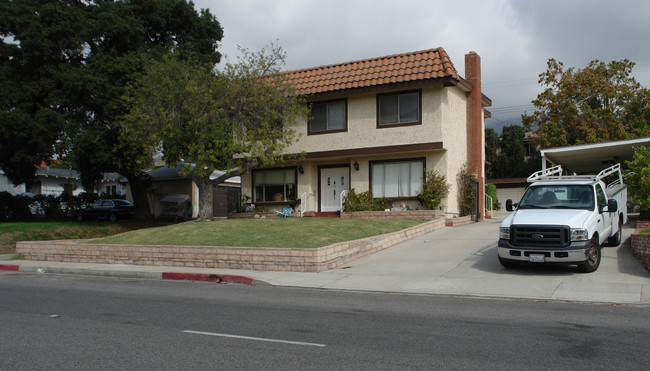 3253 Honolulu Ave in La Crescenta, CA - Building Photo - Building Photo