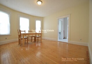 78 Wallingford Rd, Unit 2 in Boston, MA - Building Photo - Building Photo