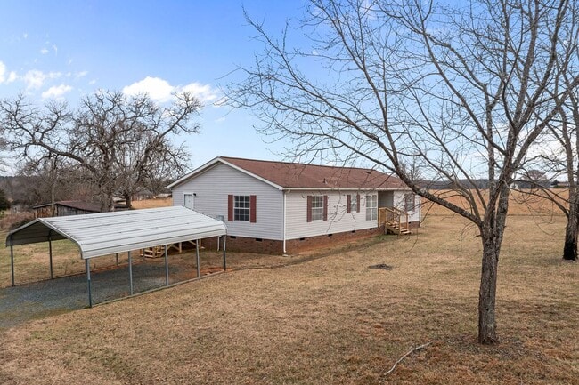 5440 Snow Camp Rd in Graham, NC - Building Photo - Building Photo