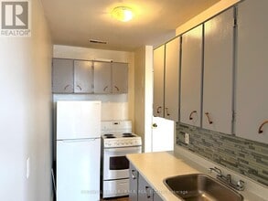 357 Wilson Rd S in Oshawa, ON - Building Photo - Building Photo