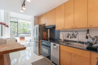 1510 Park Ave, Unit Studio in Emeryville, CA - Building Photo - Building Photo