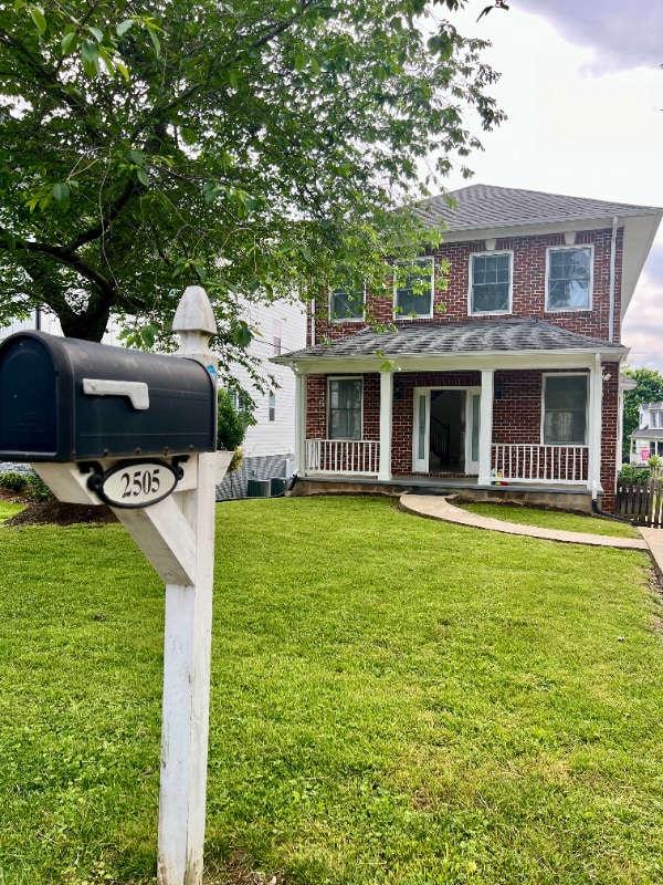 property at 2505 Fowler St