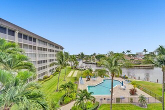 400 N Federal Hwy in Deerfield Beach, FL - Building Photo - Building Photo