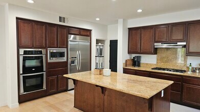 32753 Presidio Hills Ln in Winchester, CA - Building Photo - Building Photo