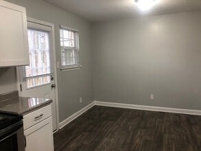 516 Salem Ct in Cary, NC - Building Photo - Building Photo