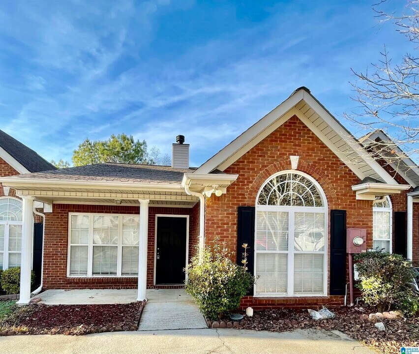 183 Hayesbury Ct in Pelham, AL - Building Photo