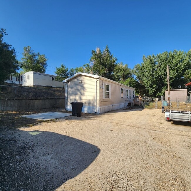 609 Midwest Ave in Mills, WY - Building Photo - Building Photo