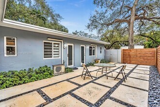 1517 SW 25th St in Fort Lauderdale, FL - Building Photo - Building Photo