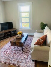 12 Essex St in Dover, NH - Foto de edificio - Building Photo