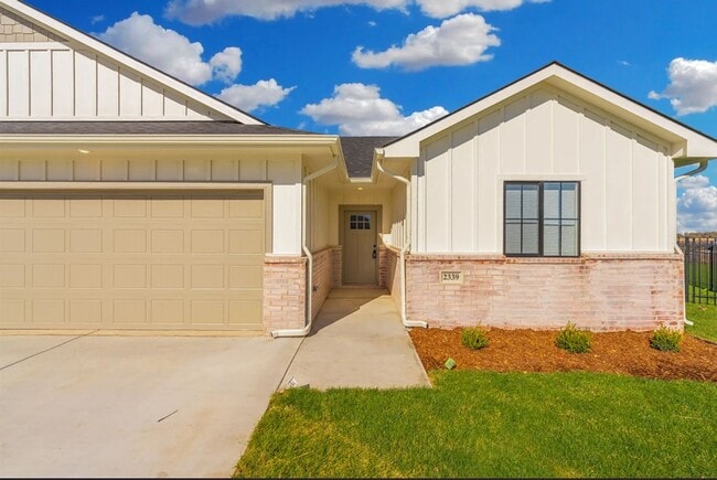 property at 2157 E Elk Rdg Ave