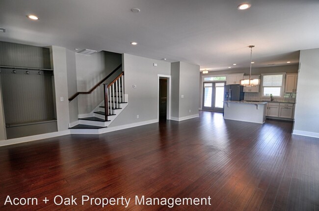 858 Thompson St in Pittsboro, NC - Building Photo - Building Photo