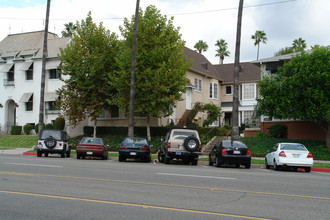 1216 N Brand Blvd in Glendale, CA - Building Photo - Building Photo