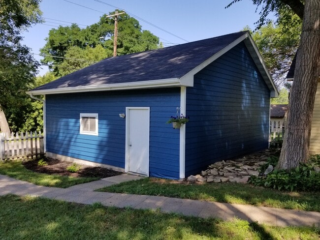 1403 2nd St in Hudson, WI - Foto de edificio - Building Photo