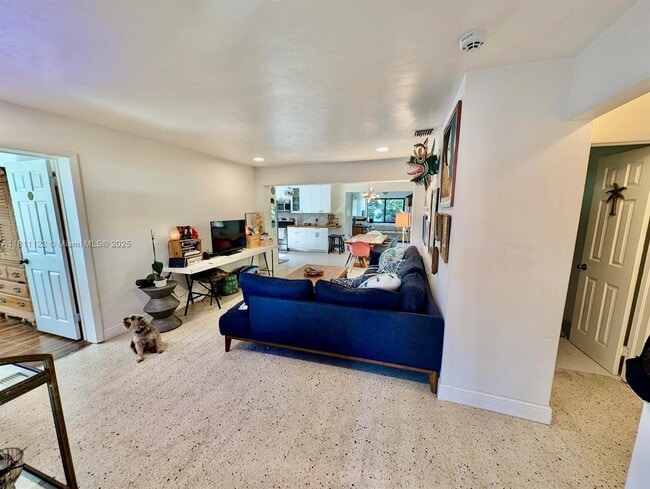 722 SW 10th St in Hallandale Beach, FL - Building Photo - Building Photo