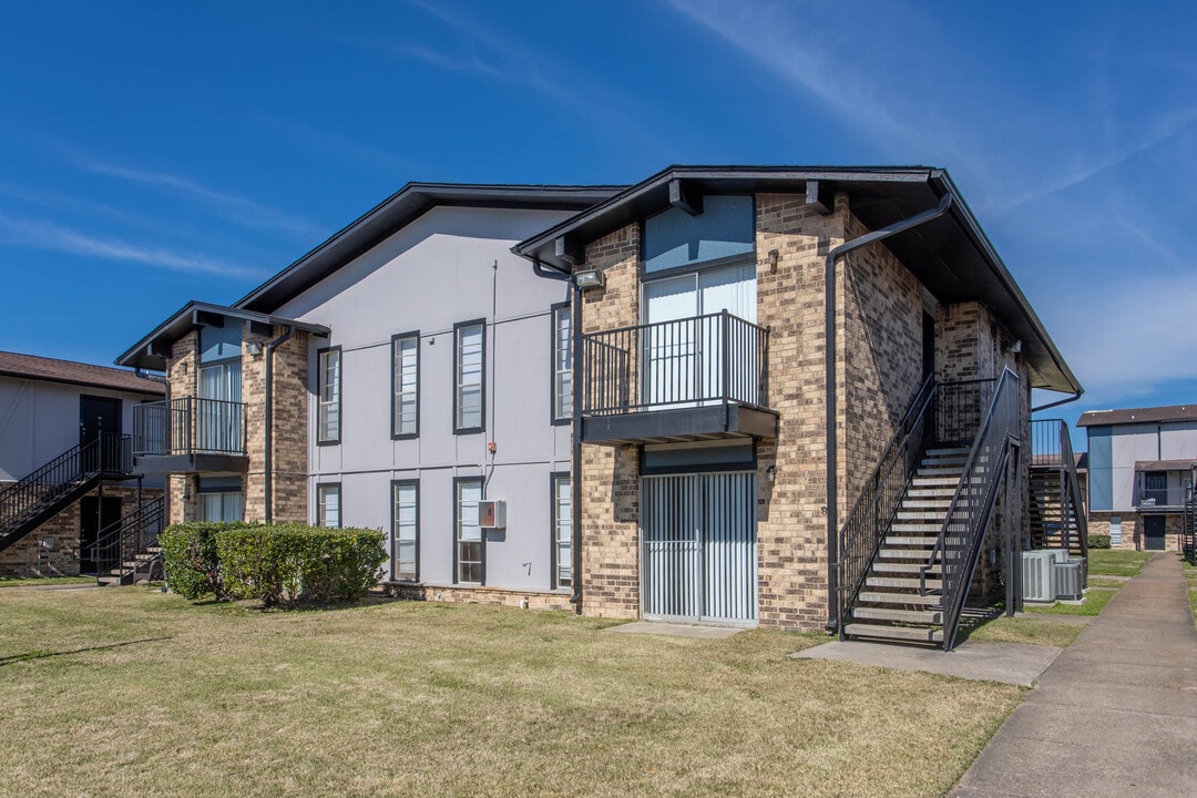 Encore At 9th Avenue in Port Arthur, TX - Building Photo