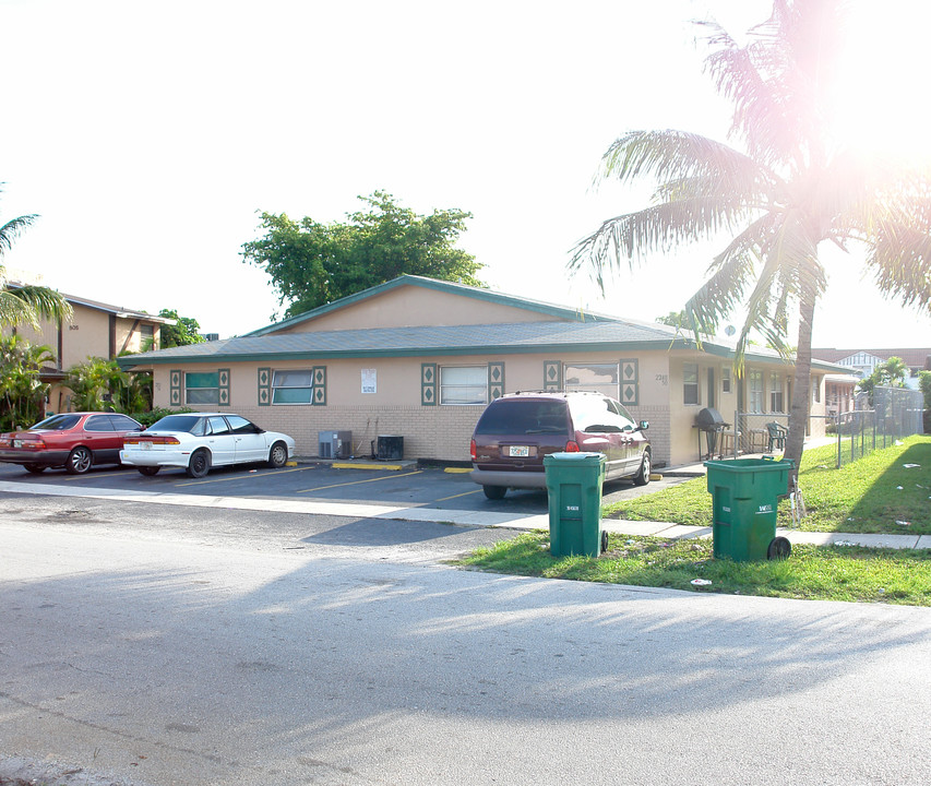 2248 NW 57th Ave in Fort Lauderdale, FL - Building Photo