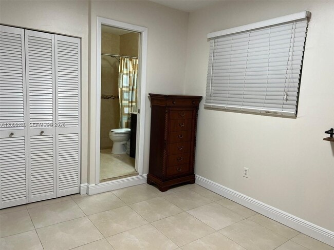 13930 SW 109th St in Miami, FL - Building Photo - Building Photo