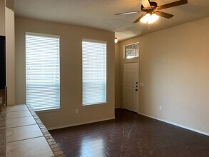 665 Creekside Cir in New Braunfels, TX - Building Photo - Building Photo