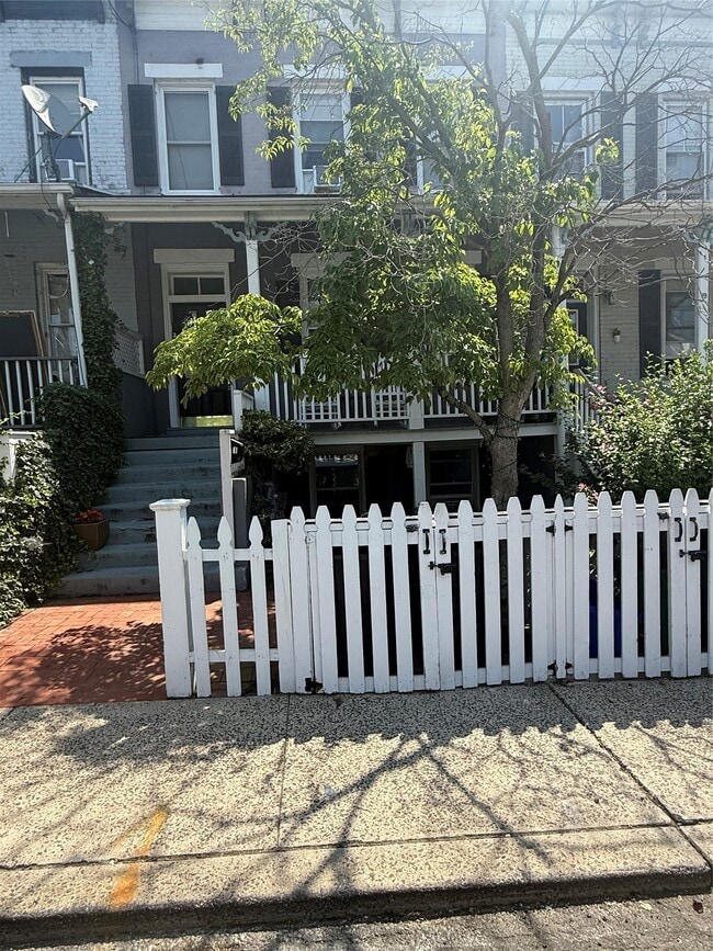 property at 21 Bridge St