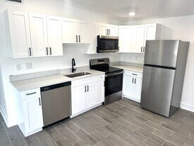 7609 Reindeer Rd in Tampa, FL - Building Photo