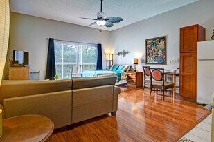 355 Kalanianaole St in Hilo, HI - Building Photo