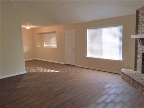8323 Quail Hills Dr in Missouri City, TX - Building Photo - Building Photo