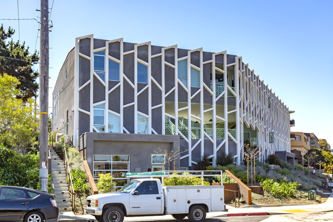 Haven Point Loma in San Diego, CA - Foto de edificio - Building Photo