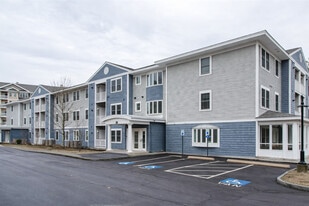 Clough Farm Apartments in Salem, NH - Building Photo