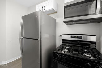 7609 S Coles in Chicago, IL - Foto de edificio - Building Photo