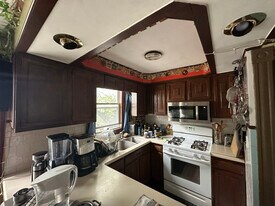21 Speridakis Ter, Unit 21 in Cambridge, MA - Building Photo