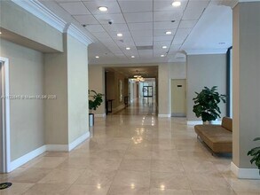 1901 Brickell Ave, Unit B1011 in Miami, FL - Building Photo - Building Photo