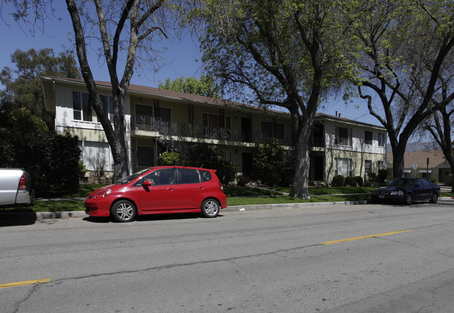 2801-2803 W Clark Ave in Burbank, CA - Building Photo - Building Photo